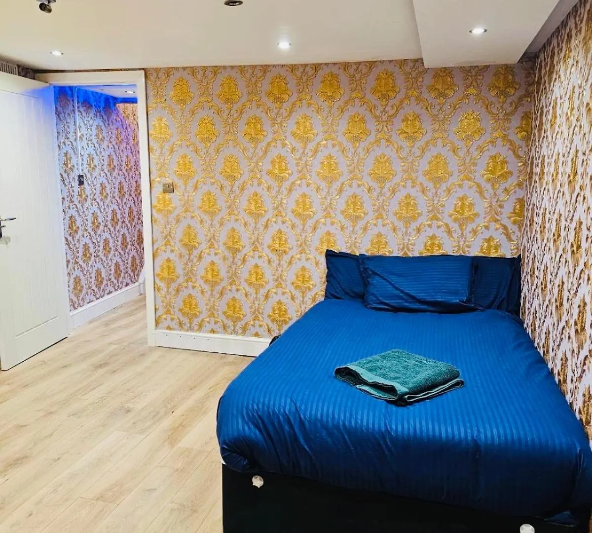 Glam London Stays Homestay