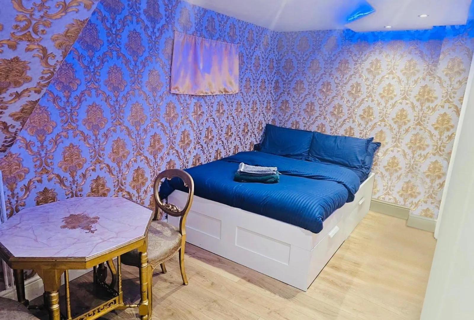 Glam London Stays Homestay