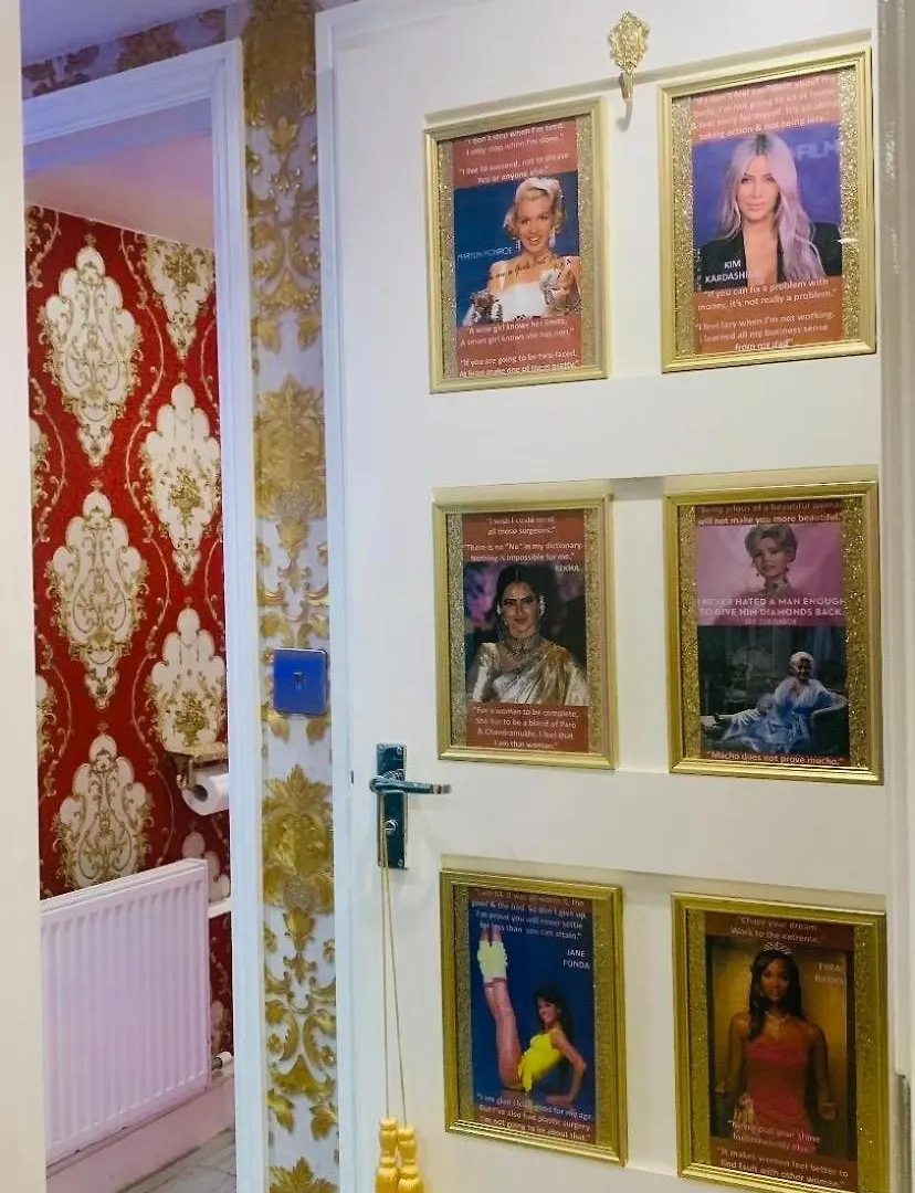 Glam London Stays 0*,